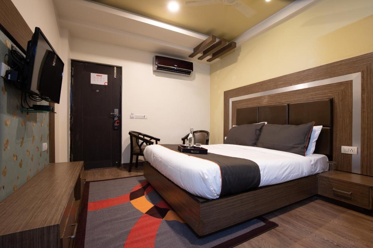 Oyo 79355 Collection O Hotel Adona Meenangadi Eksteriør bilde